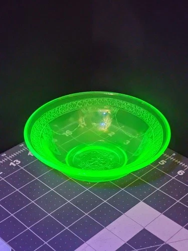 FEDERAL GLASS CO. GEORGIAN GREEN 6" DIAMETER Fruit or DESSERT BOWL GUC