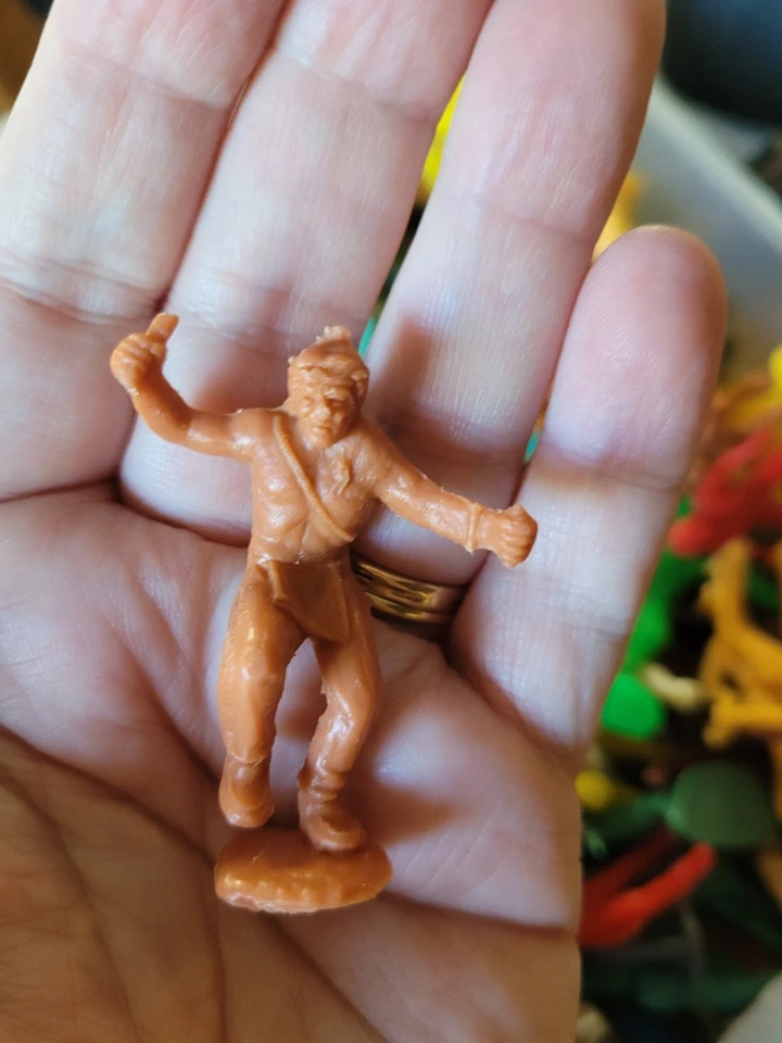 Huge lot Vintage Plastic Toy Army Men Cowboys Horses Indians Estate Wild West - Image 3 of 4