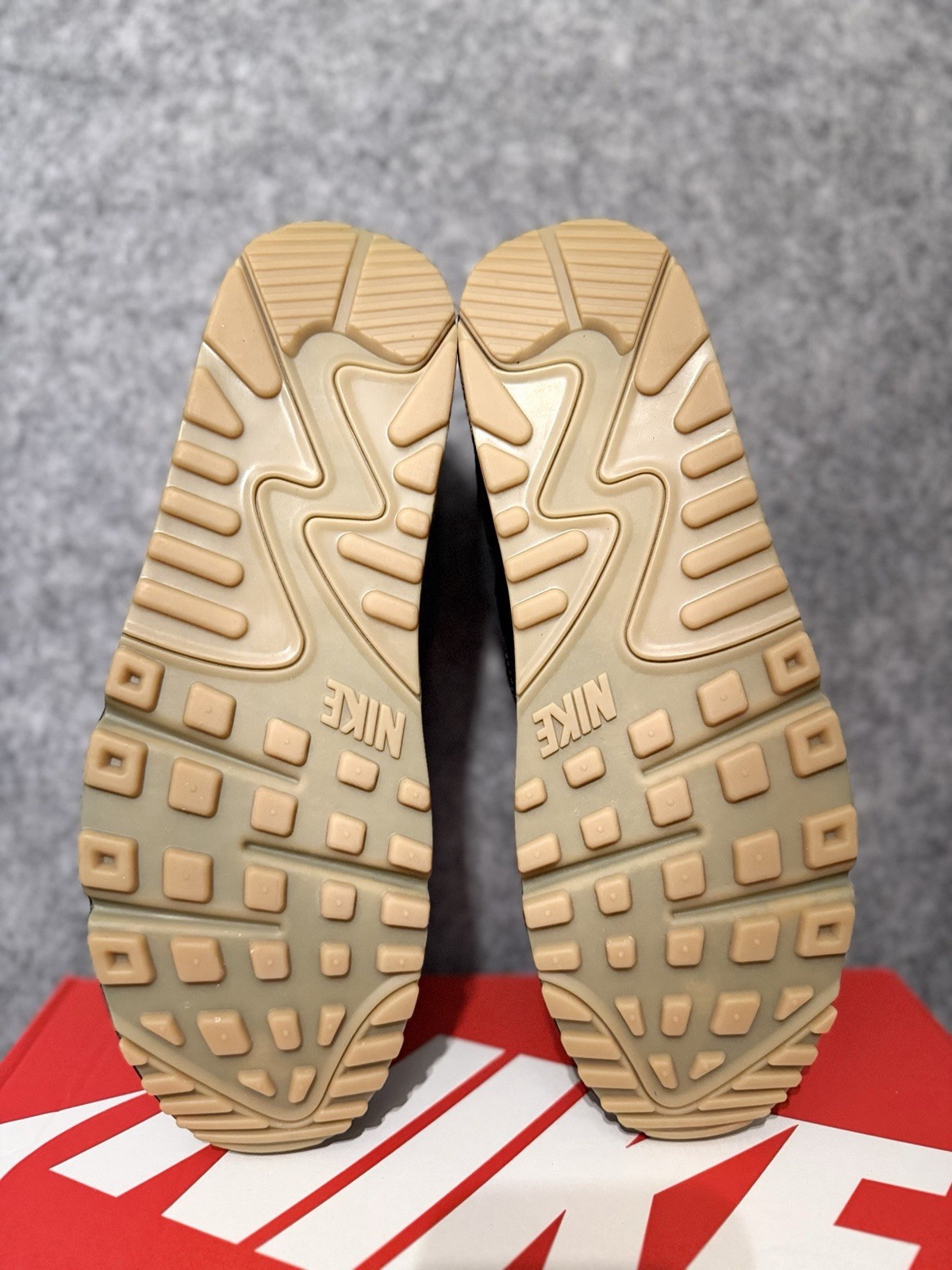 New NIKE Air Max 90 Classic Retro Men's Athletic Sneakers gray black Size 12 thumbnail 2