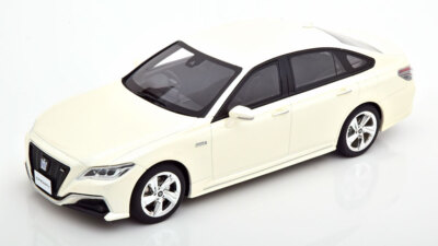 1:18 Kyosho Toyota Crown 3.5 RS Advance white