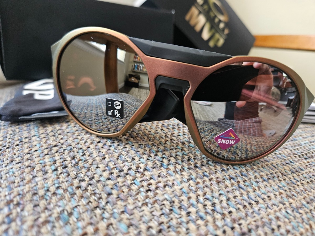 Oakley Clifden MVP Exclusive Matte Red/Gold Shift Prizm Snow Back