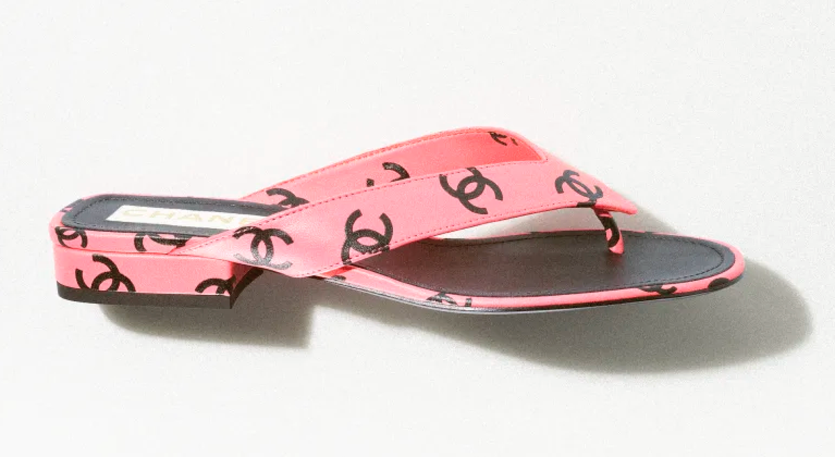 Chanel 22S Pink Black Printed Lambskin CC Logo Thong Flat