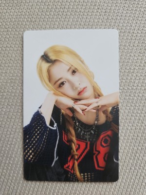 LE SSERAFIM Fearnada Fanmeeting MD Yunjin Official Photocard