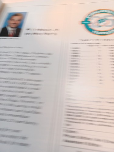 The Miami Dolphins Commemorative Yearbook 1990 25th Anniversary Edition JRR19 - Picture 3 of 5