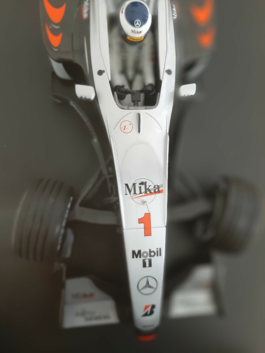 McLaren Mercedes MP4-16 Champion Mika Hakkinen Minichamps1
