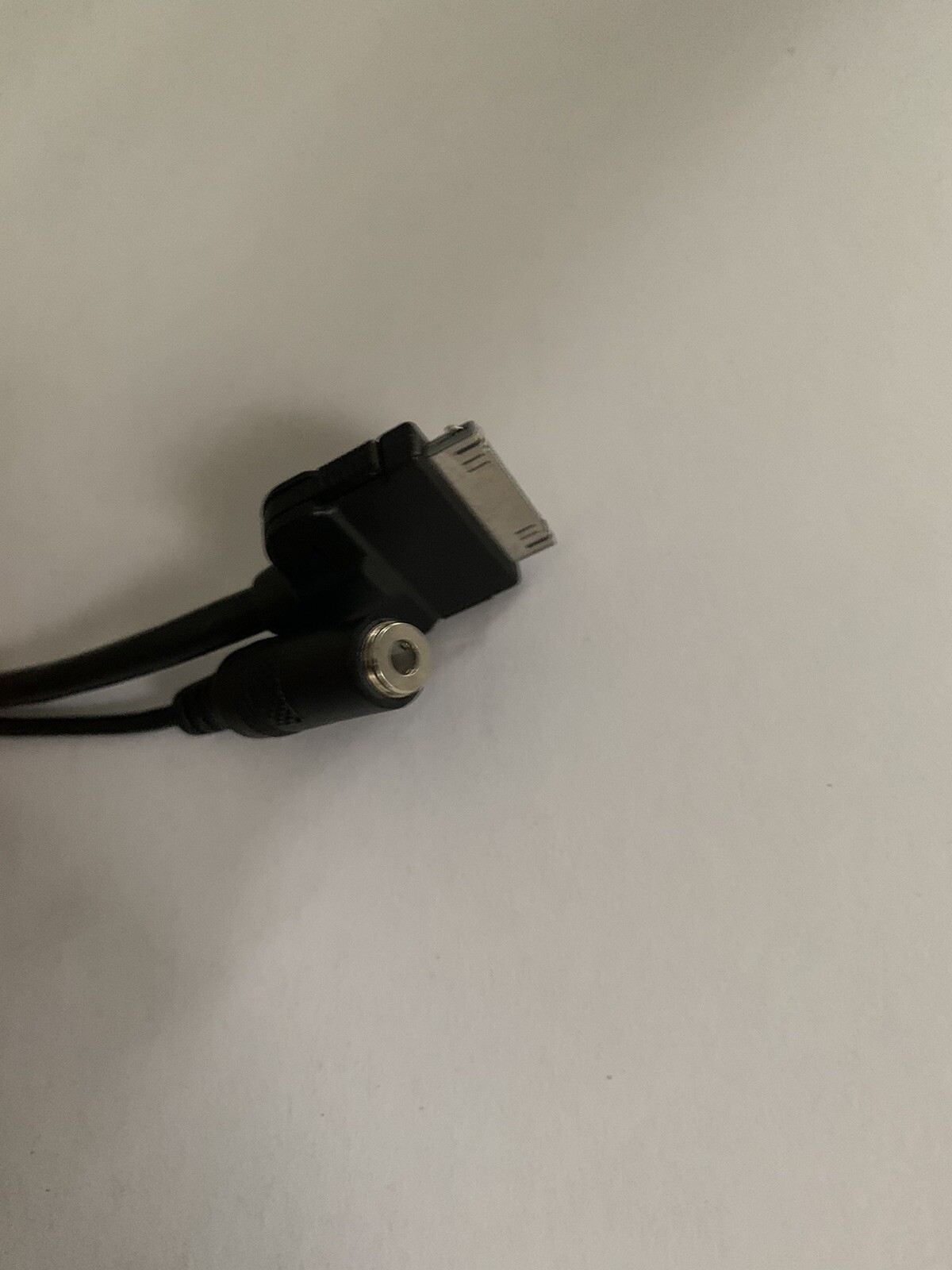 MERCEDES BENZ MMI Interface Cable iPhone iPod B67824578 30 Pin OEM  
