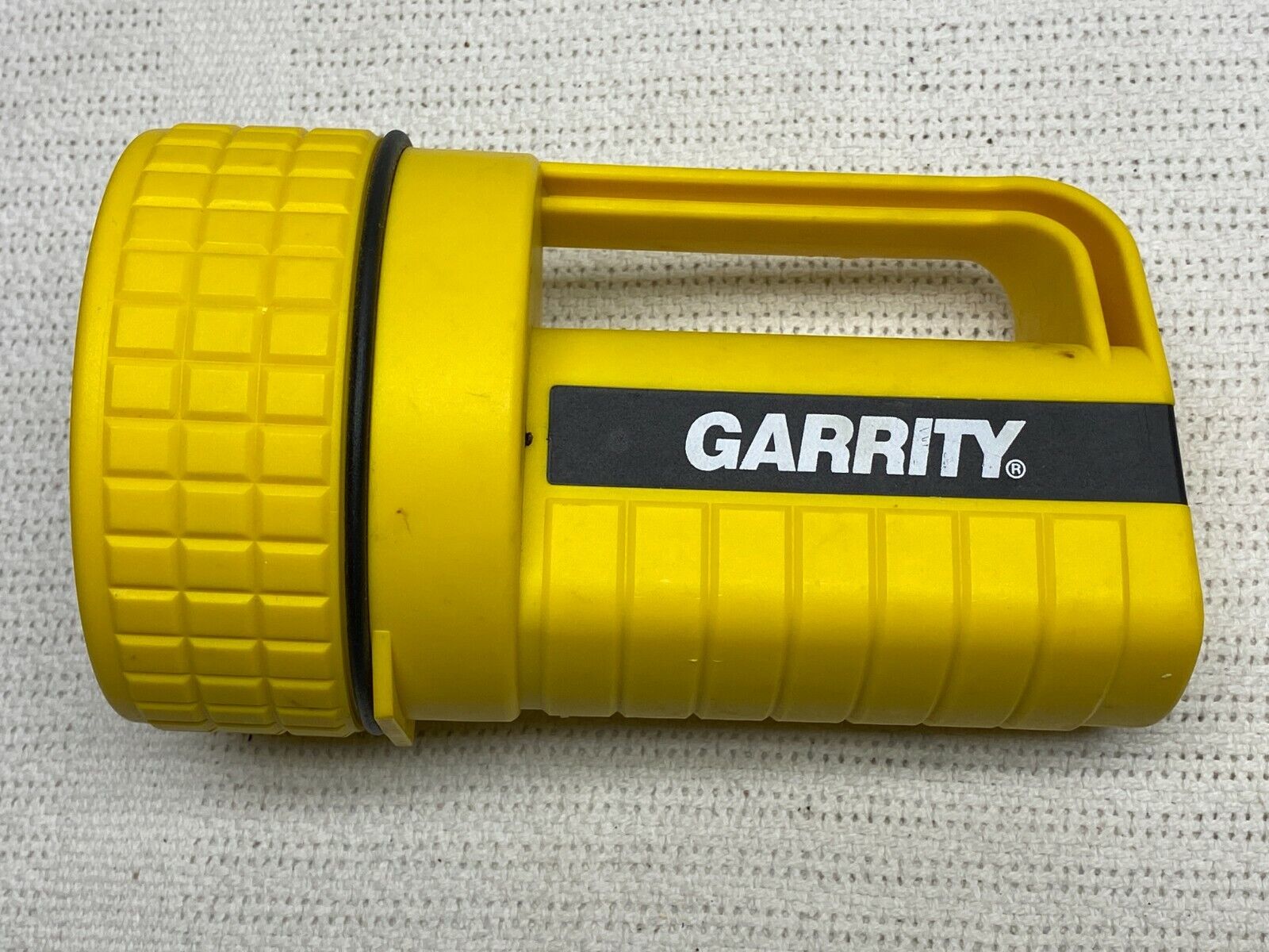 Garrity Flash Light Heavy Duty 6V Battery or 4d Cells With Speci