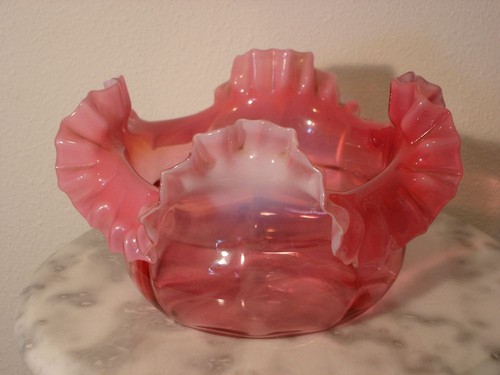 Webb Ruby Opalescent Crimped Pulled Up 4 Lobed Scallop Edge Art Glass Bowl - Picture 3 of 6