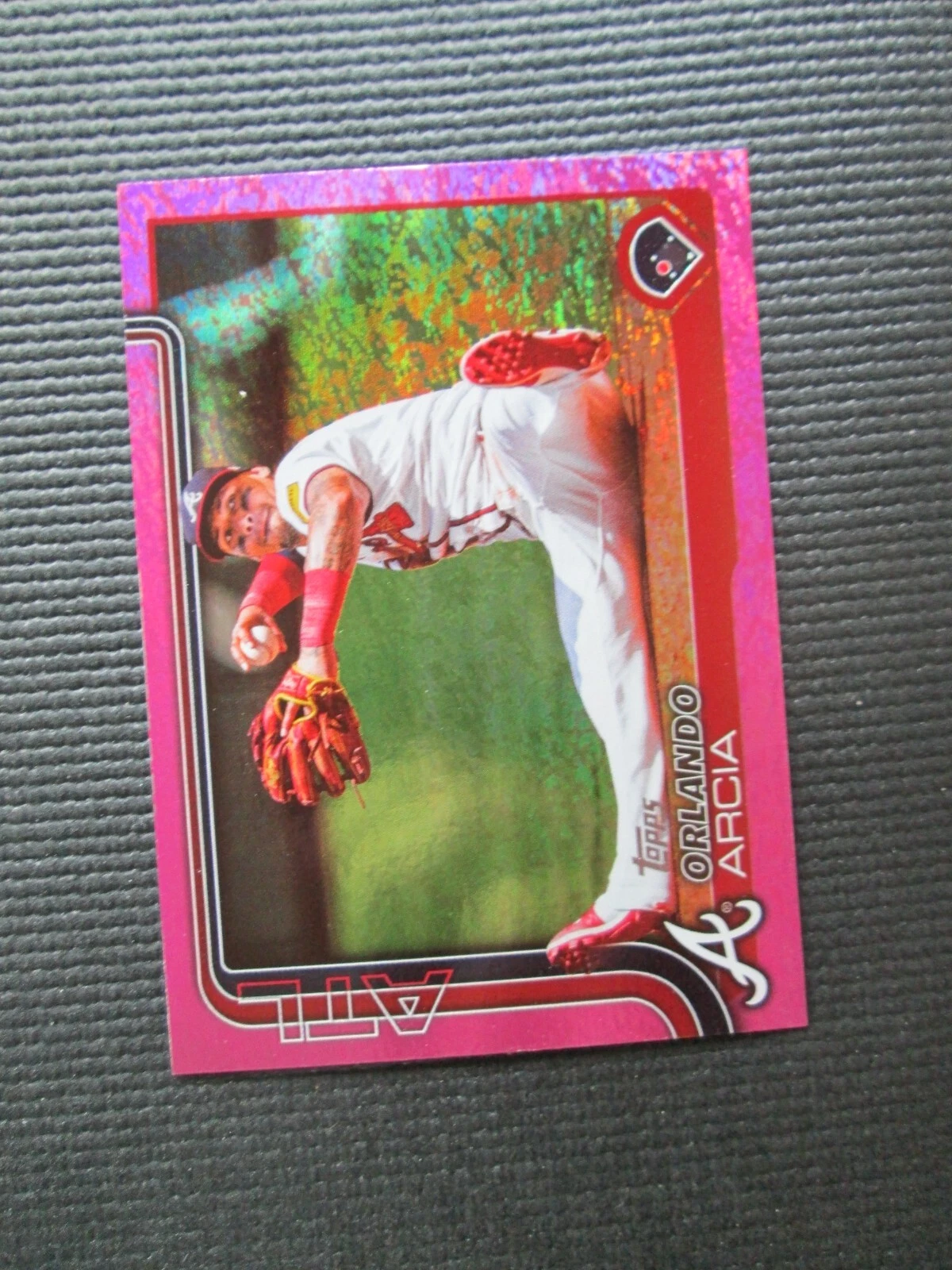 2025 Topps   Orlando Arcia   #154   Atlanta Braves   PINK FOIL
