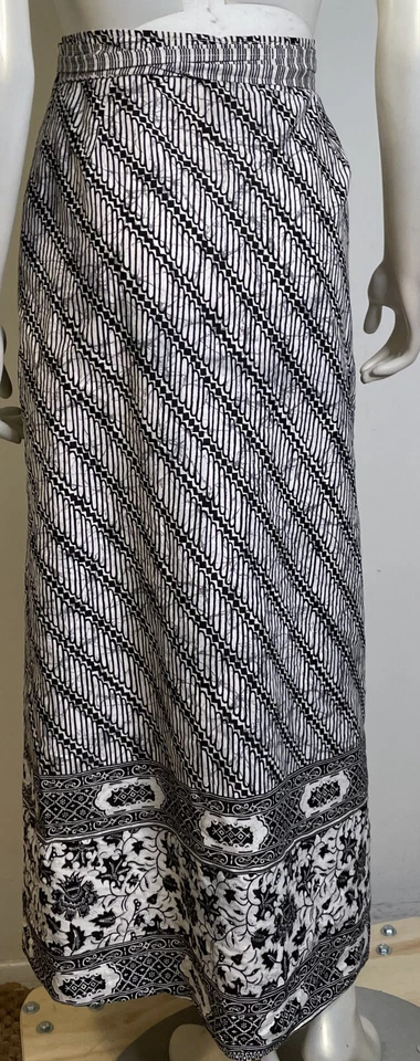 De Colección Saks Fifth Avenue Negro Blanco Largo Floral Batik Falda Envolvente 12 Forrada Foto 3 de 4