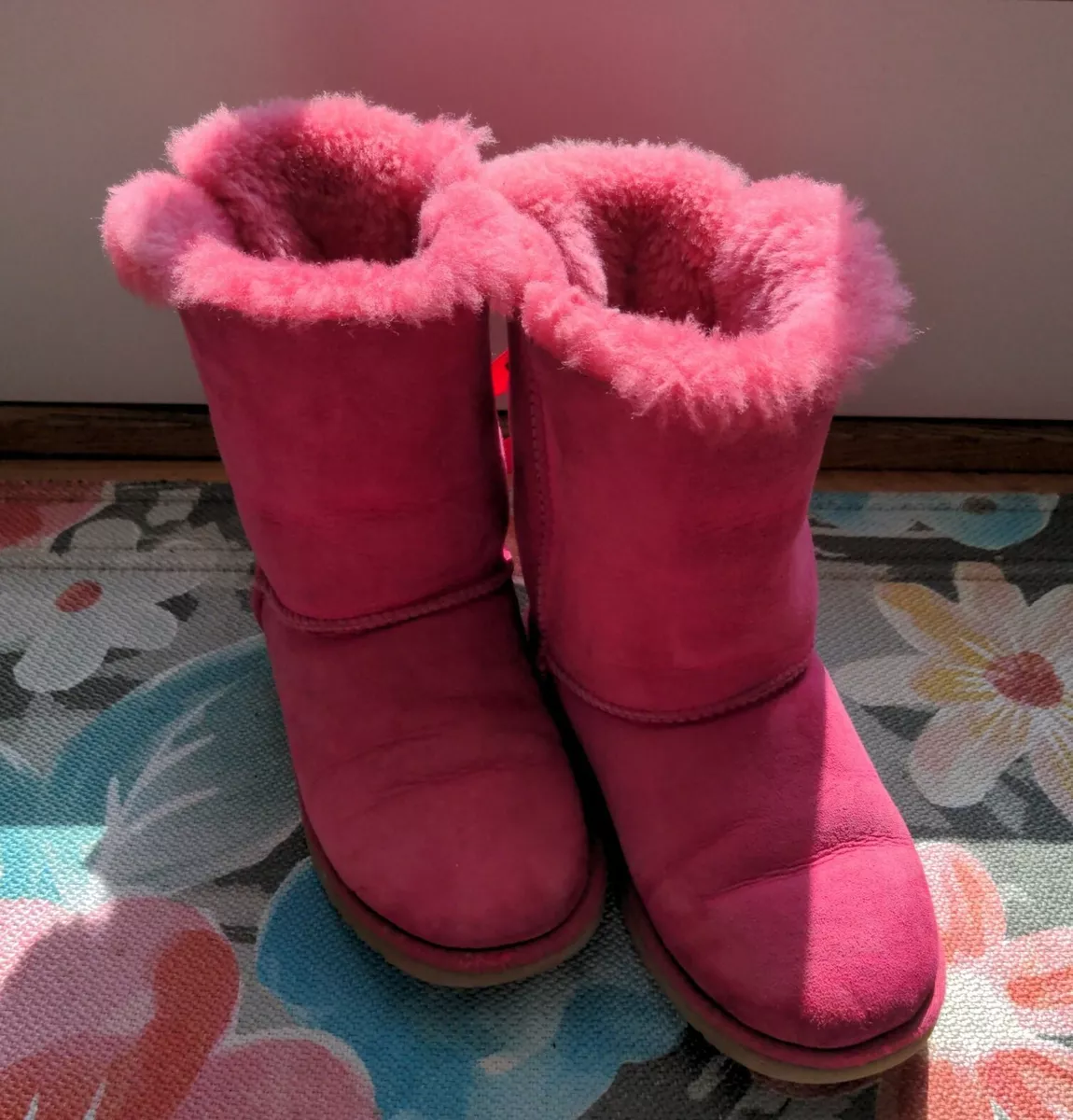 Hot pink uggs womens deals