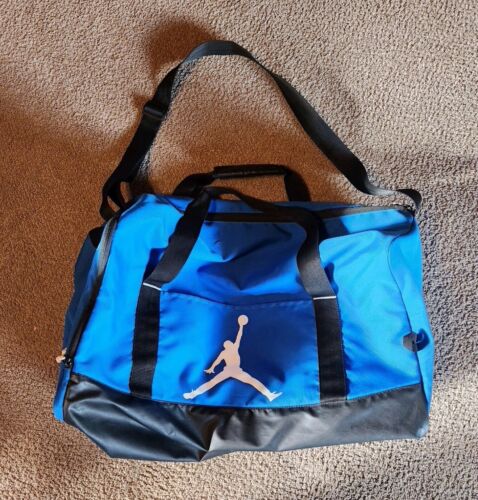 🔥 Jordan Air Jumpman Elemental Large Duffle Bag Blue Dry/Wet Shoe Pocket - Picture 1 of 6