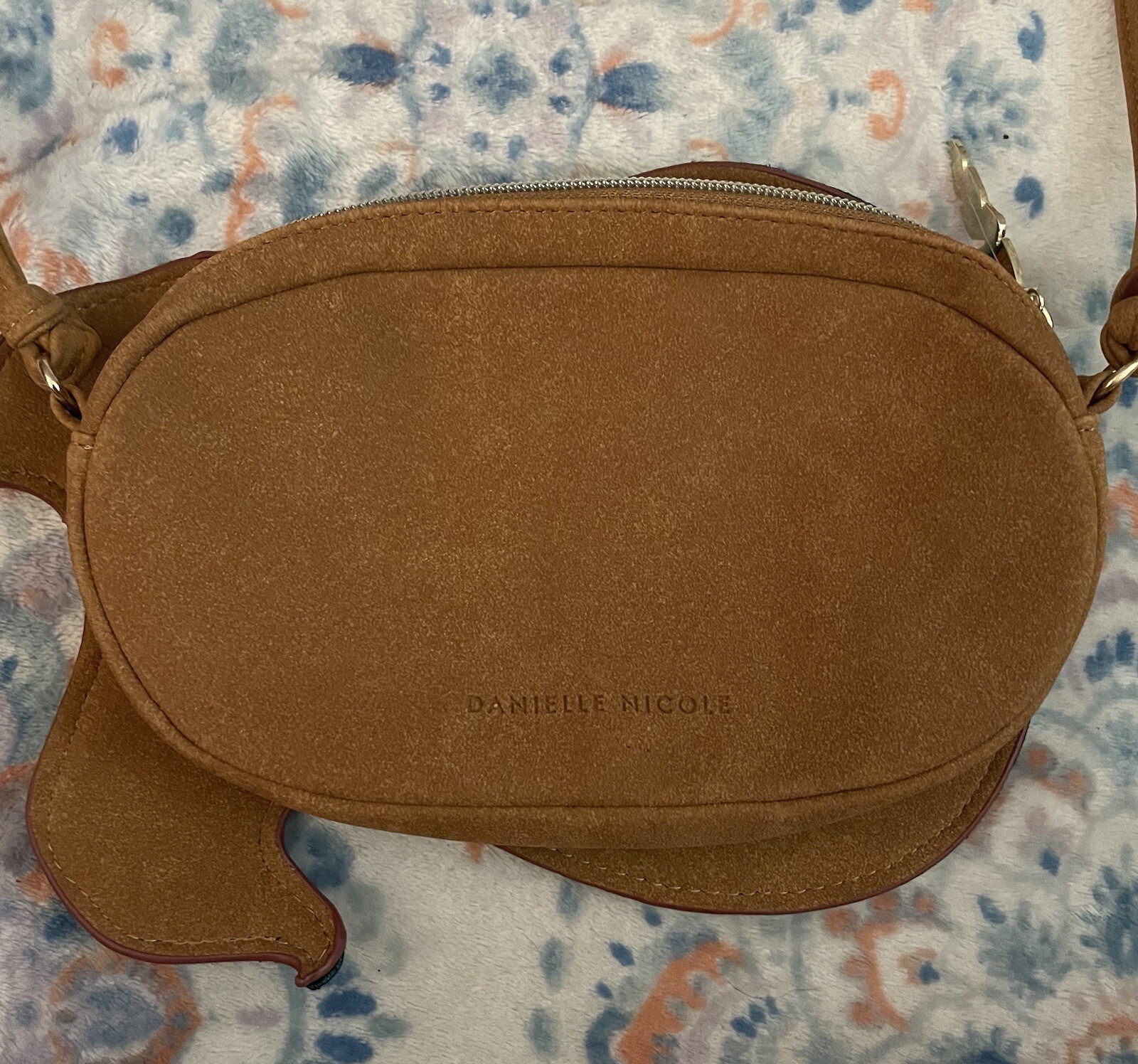 Danielle Nicole Disney Pocahontas Diecut Crossbody Gem