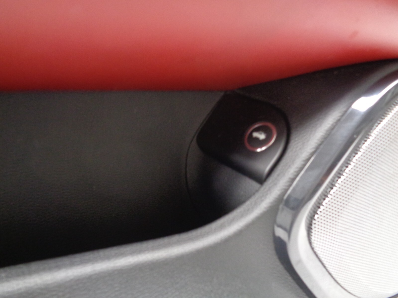 2014-2017 Maserati Ghibli Front Left Interior Door Panel Red Black OEM AK230959