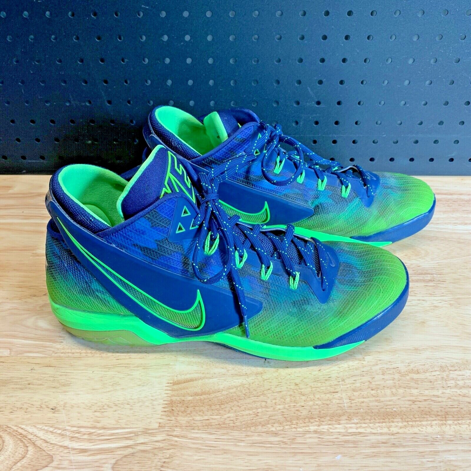 nike zoom field general