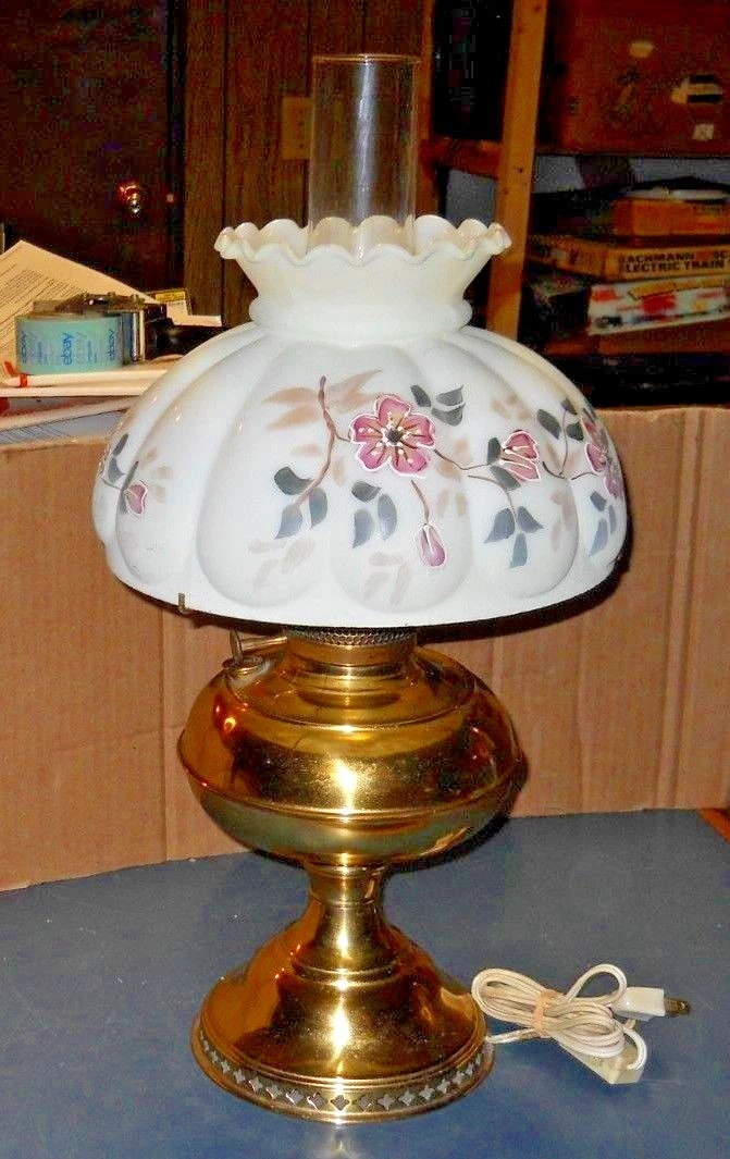 BRASS B H OIL LAMP W GONE WITH THE WIND GLASS B P HANDPAINTED