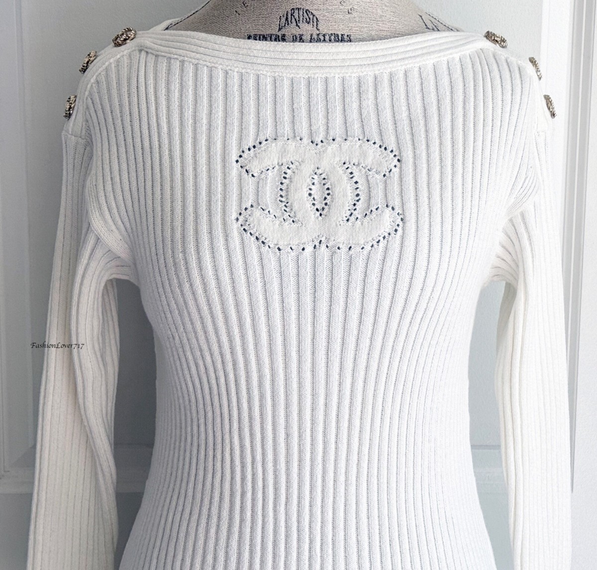 NWT 20P CHANEL WHITE RIBBED KNIT CC LOGO BUTTONS MINI DRESS NWT 20P CHANEL WHITE RIBBED KNIT CC LOGO BUTTONS MINI DRESS