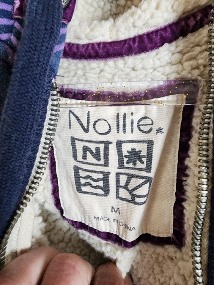 Moletom com capuz feminino Nollie estampa sudoeste forrado de lã com zíper médio - Imagem 4 de 4