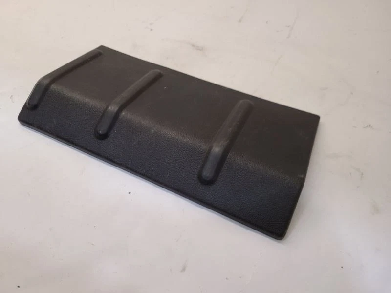 2007 07 HUMMER H3 RH Right Rear Seat Fold Panel - Image 4 of 4