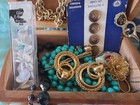 Vintage Cedar Mother Box, Vinrage Compact,  Jewelry, Buttons, Mixed Lot — photo 4