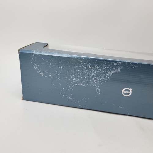 First Gear 50-3373T 1:50 Volvo VNL 760 Sleeper Cab with 53' Trailer LN/Box - Picture 8 of 8