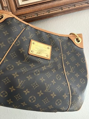 Louis Vuitton Monogram Shoulder Bag Gold Hardware Logo Plate Brown Women s