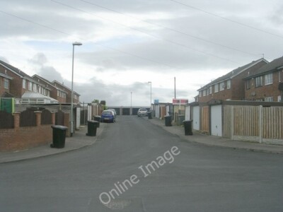 Photo 6x4 Lawns Croft - Beechfield Pudsey/SE2233  c2011