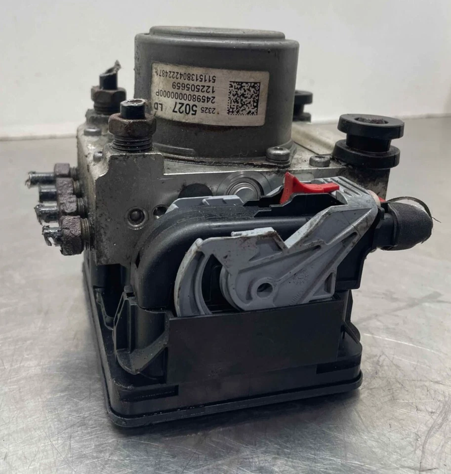 Chevy Silverado 1500 2015 controlador de bomba de freno antibloqueo 5,3 L 95 k 23255032 2016 Foto 2 de 4