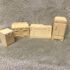 VINTAGE MARX CREAM KITCHEN SET DOLLHOUSE FURNITURE 4 Sink, Frig, Cabinet Stove