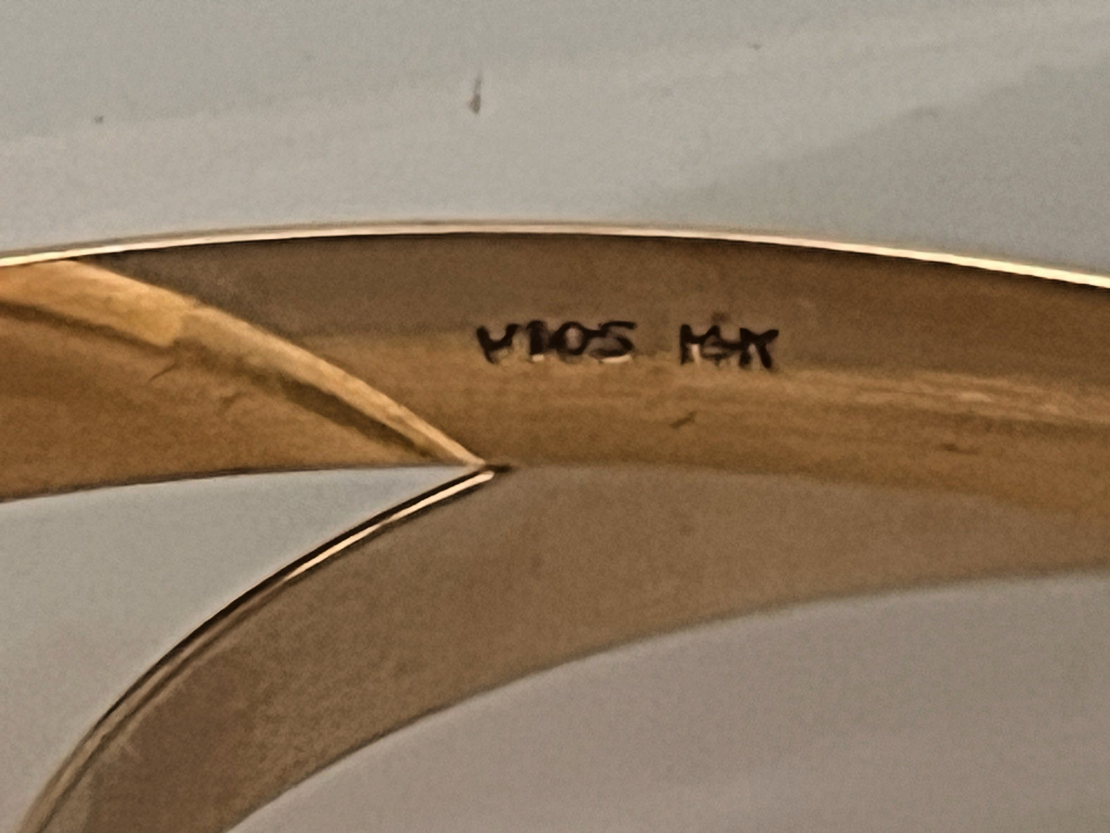 14k Solid Yellow Gold Bangle Bracelet - image 6