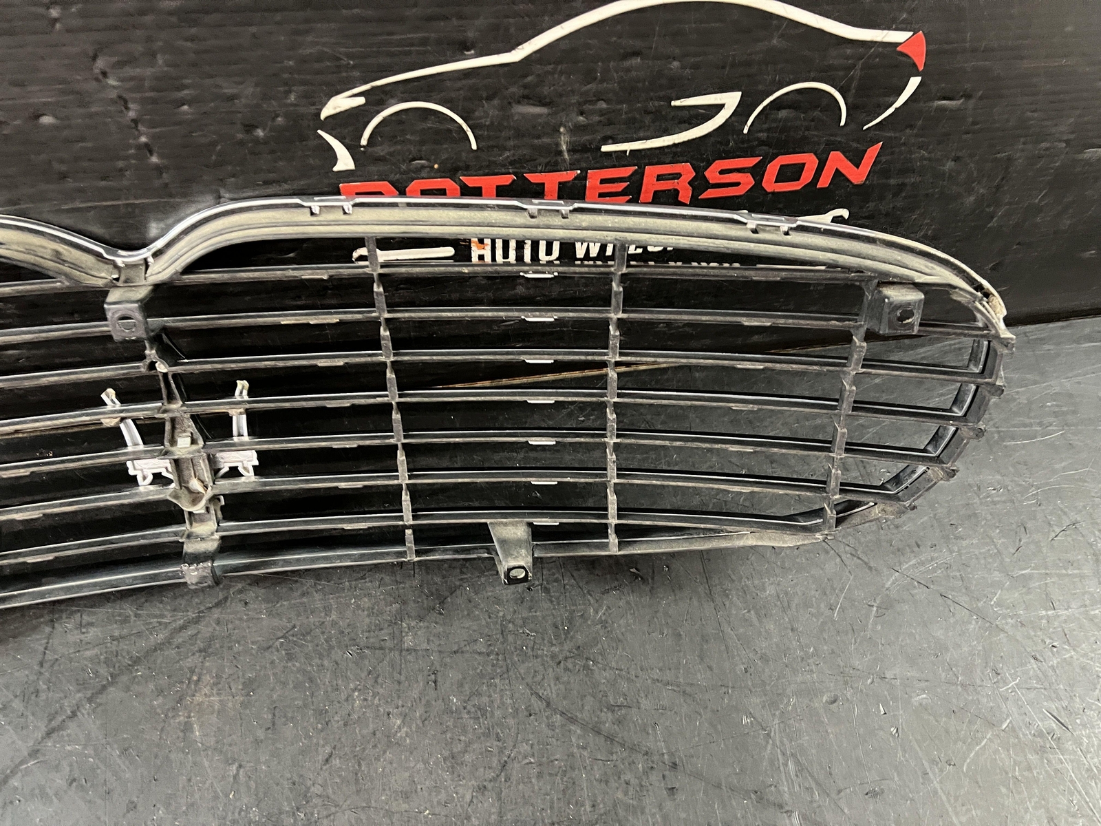 03-08 MASERATI QUATTROPORT FRONT UPPER CHROME GRILL GRILLE