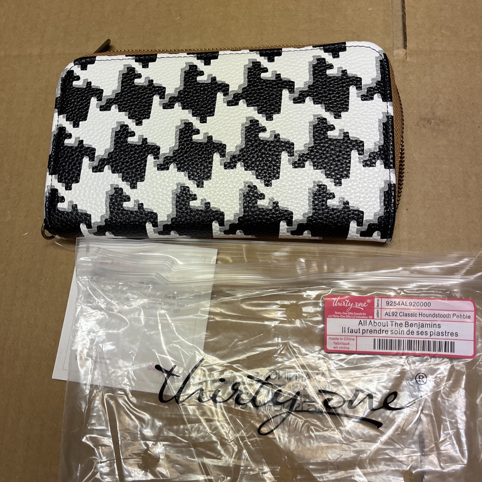 Thirty One All About the Benjamin’s wallet classic houndstooth pebble ...