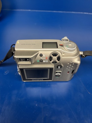 Olympus Camedia C-3020 - 7.5x Zoom 3.2MP Compact Digital Camera Silver - Picture 2 of 3