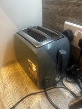 russle hobbs blue toaster