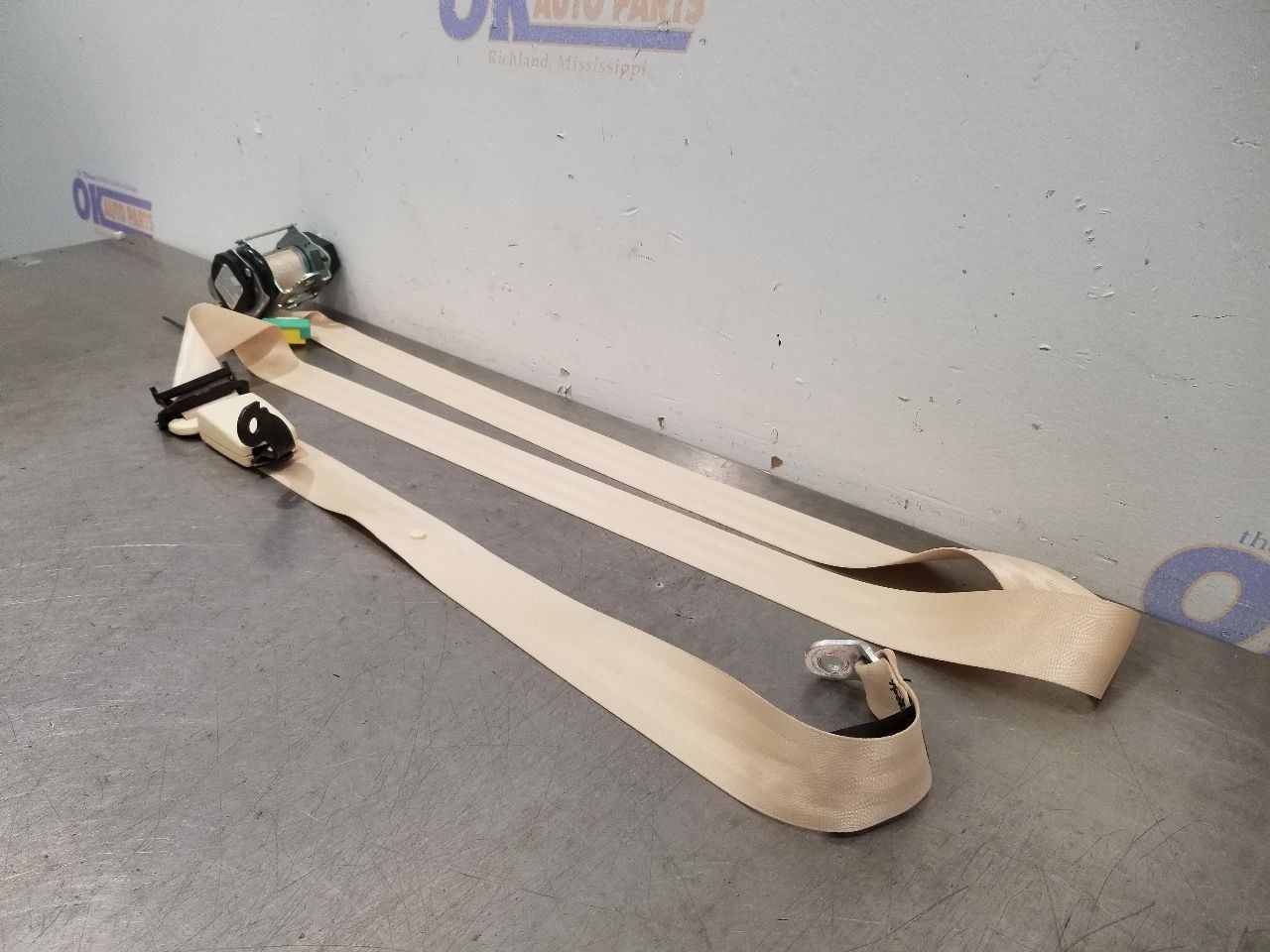 Bentley Continental GT Rear Left Seat belt retractor Tan