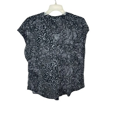 Torrid Rayon Black Gray Animal Print Chest Pockets V-Neck Button Up Blouse Sz 0