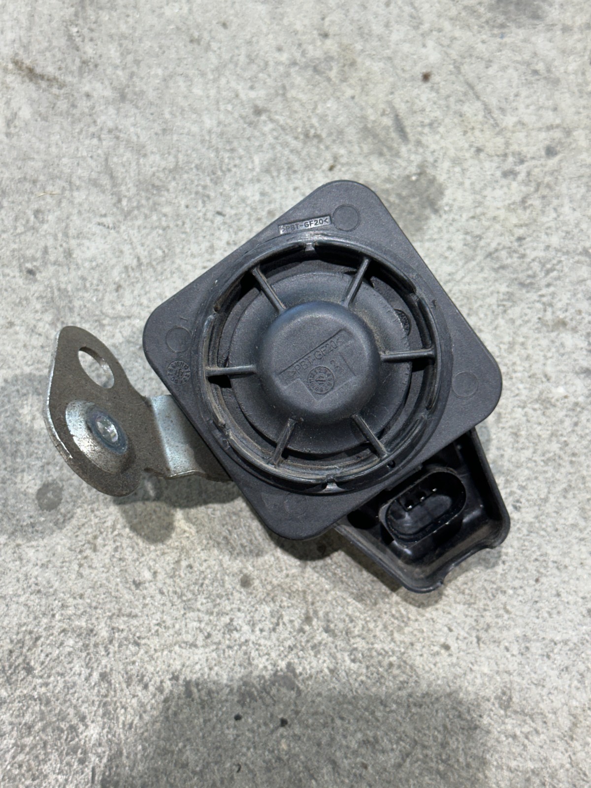Lamborghini Urus 2018 Anti-lift sensor P/N 5Q0951605