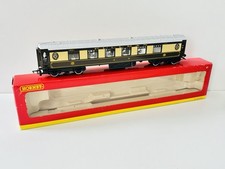 Hornby R223 Pullman 1st class parlour car (unnamed). Boxed