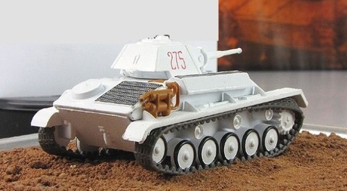 1:72 Soviet light tank in winter camouflage T-70 №51 series "Russian tanks" - Picture 2 of 2