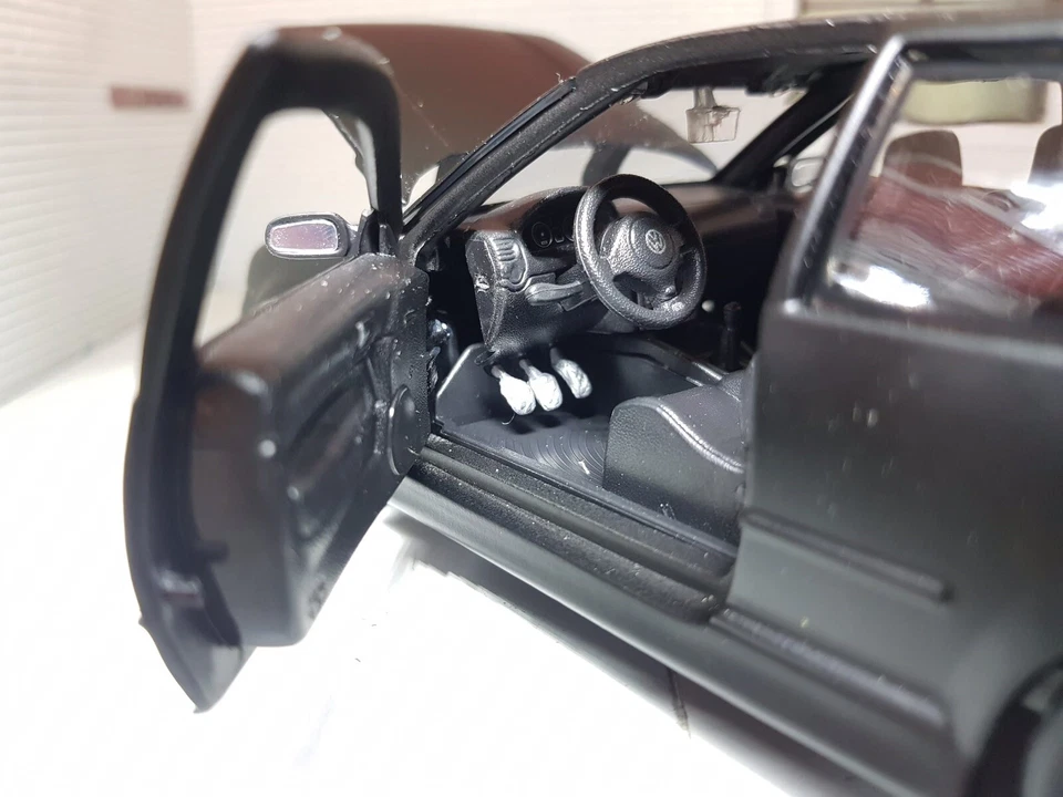 VW Golf R32 GTI Mk4 Black Mark 4 IV V6 31290 Matt 1:24 Scale Model R-32 - Image 4 of 4