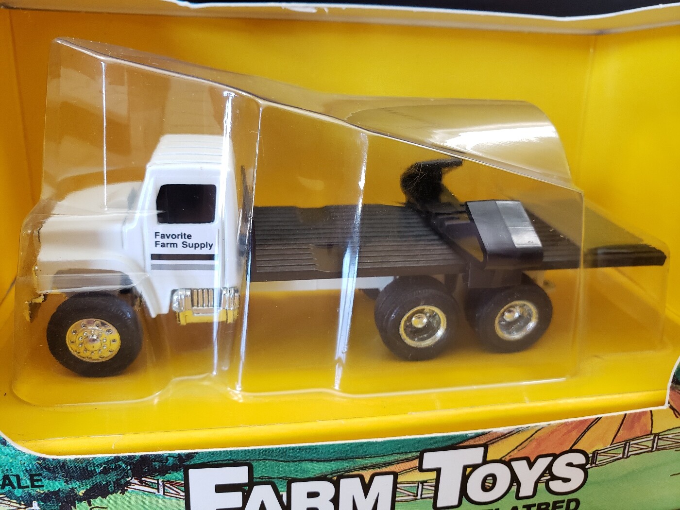 Ertl Farm Toys Implement Hauling Flatbed Truck Favorite Farm Supply