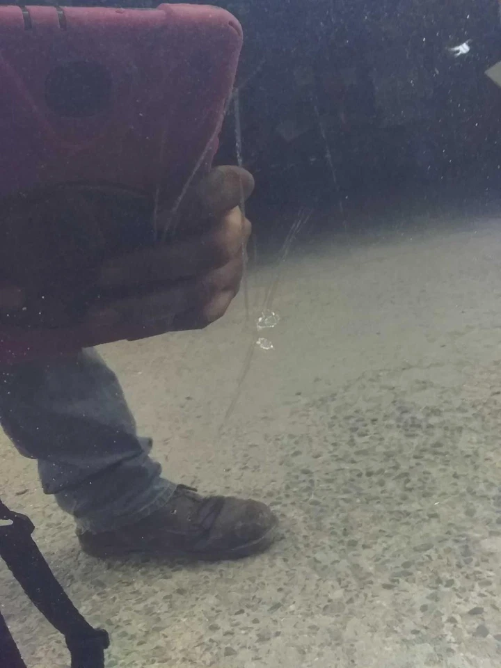 Used Front Right Door Assembly Front fits: 2017 Kia Sorento electric w/o acousti Foto 3 de 4