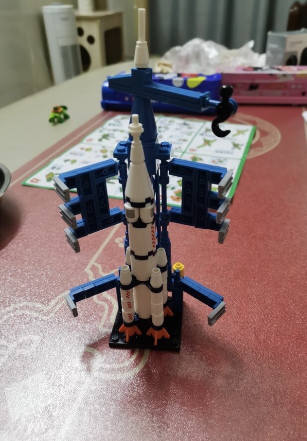 LeLeBrother Space rocket building block toy set 8859 Size