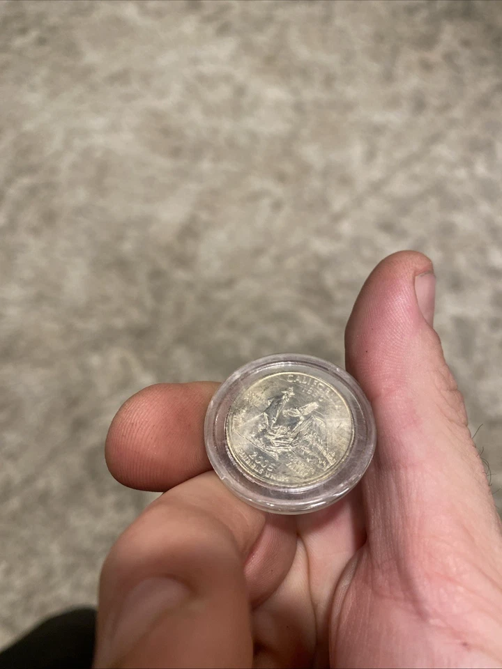 2005 Philadelphia Mint California Gold Plated Quarter Encapsulated Uncirculated - Image 4 of 4