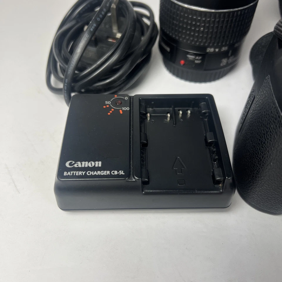 Canon EOS 30D DSLR 8.2MP + 2 Lens, 2 Batteries Charger, 2 Mem Cards & Carry Case - Image 3 of 4