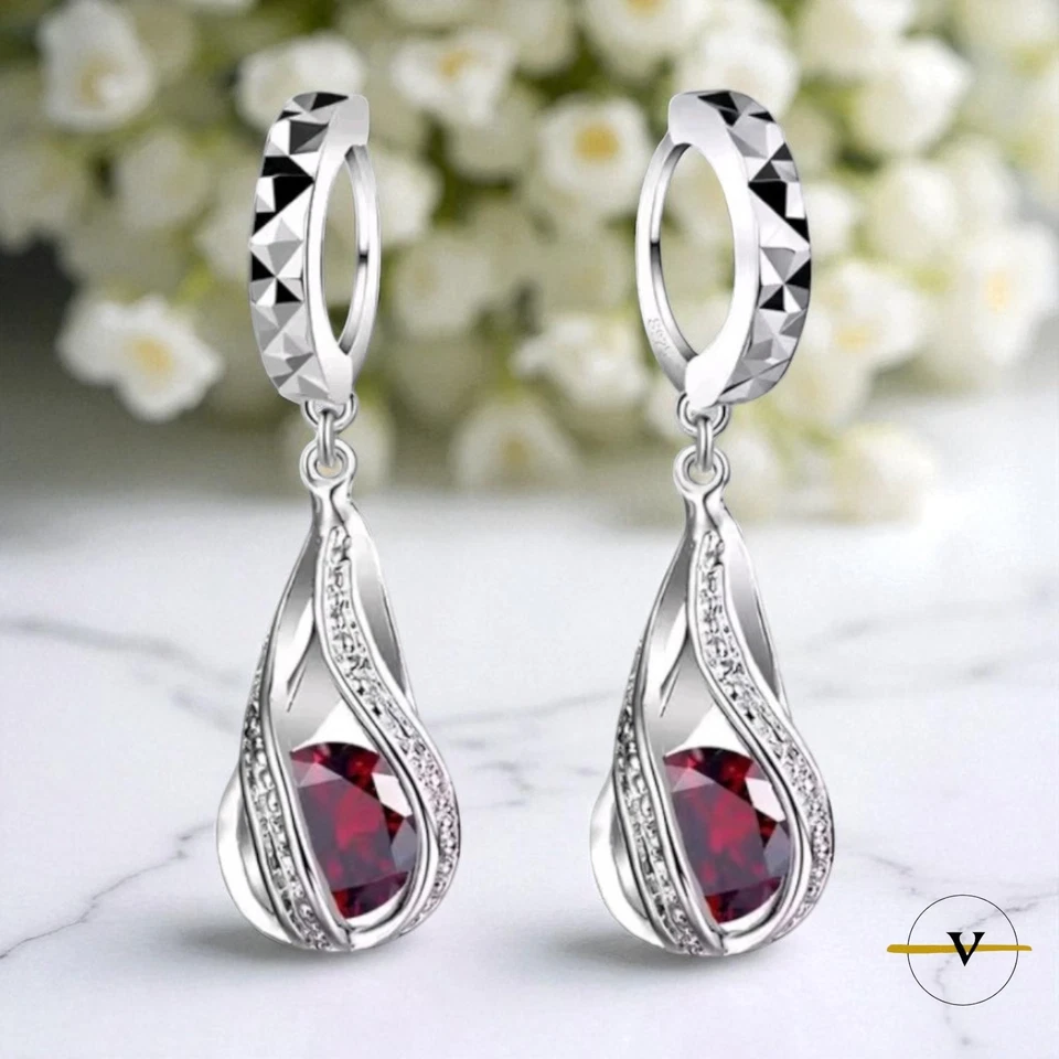 ORECCHINI DONNA A CERCHIO CON ZIRCONE ROSSO RODIATO IN ARGENTO 925 - Immagine 2 di 4