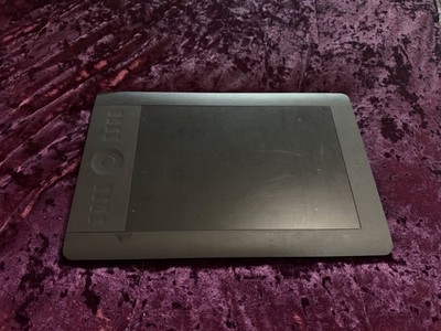 Wacom PTH-650 Intuos 5 Medium Professional Pen & Touch Tablet