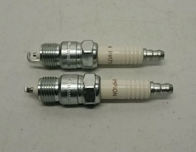 Bujía 37 Champion - Paquete de 2 RV17YC6 - Solución de encendido de alto rendimiento Foto 2 de 4