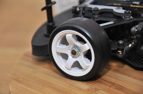 Schumacher Neon 4wd, 1:10 competition racing car, #K217 *** Neuwertig *** - Bild 11 von 12
