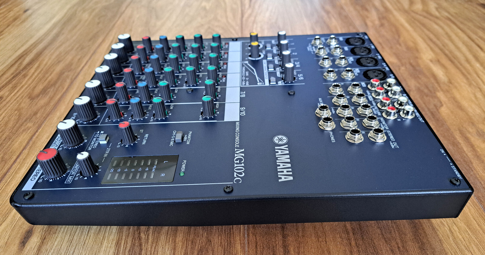 YAMAHA MG102C • Compact Analog Mixer Mixing Console with Original Power